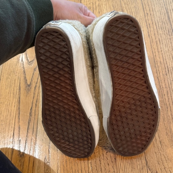 ✨ Vans Sk8-Hi Cozy Hug Sherpa Sneakers – Cream Fleece Mojave – Women’s 9 ✨ - Picture 6 of 7